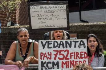 Foil Vedanta demo at AGM 5 August 2016. Photocredit: Peter Marshall